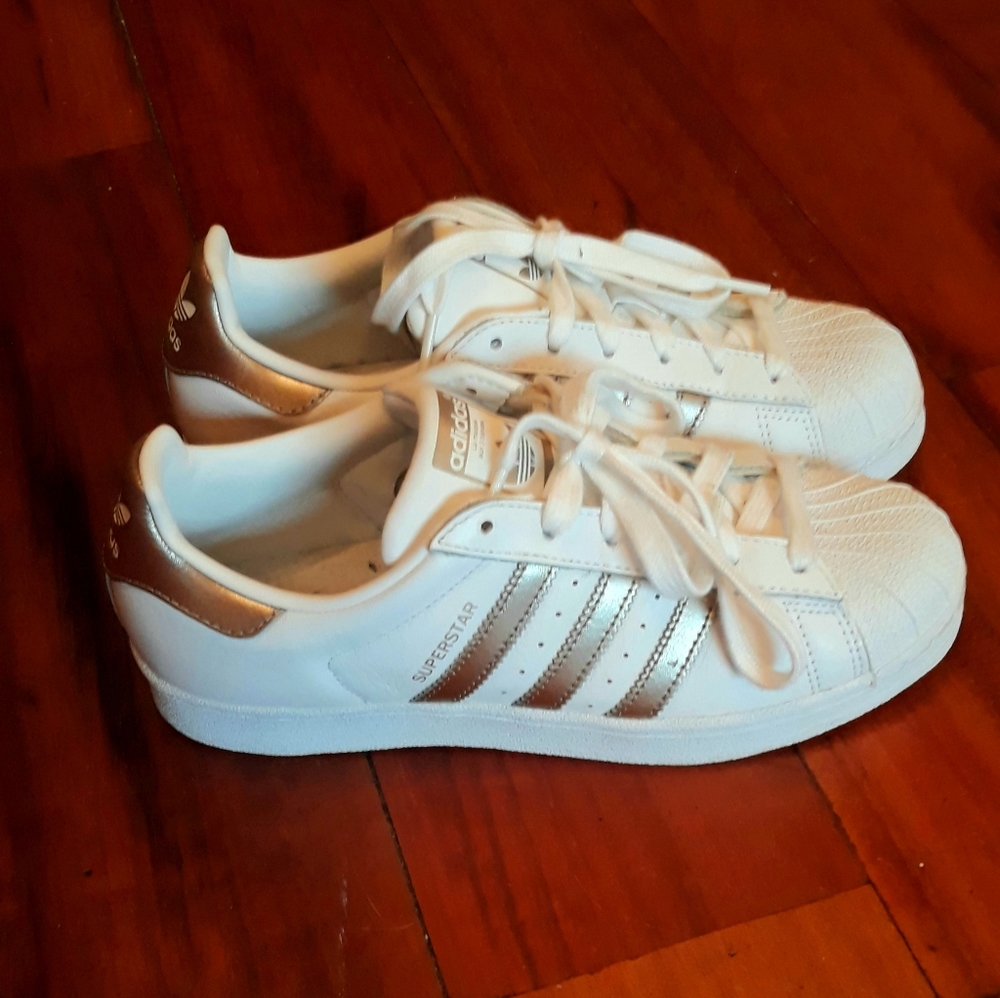 Women's shoes